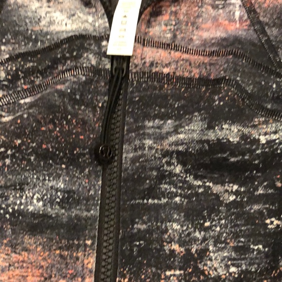 Lululemon jacket - Picture 5 of 7